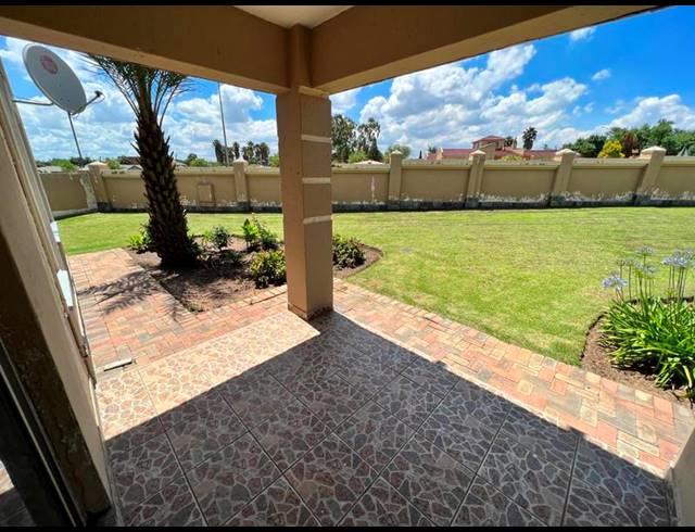 2 BEDROOM PROPERTY TO RENT IN DALPARK EXT 1